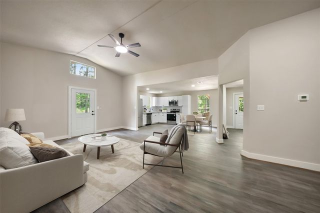 601 Faulkner Avenue, Coldspring, TX 77331