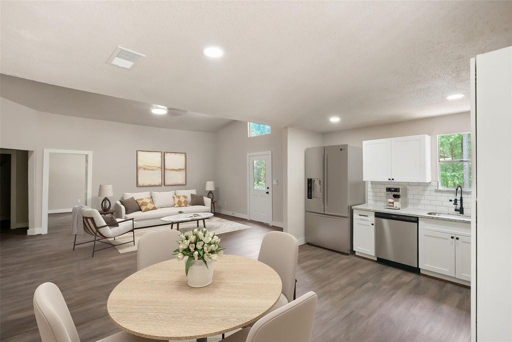 601 Faulkner Avenue, Coldspring, TX 77331