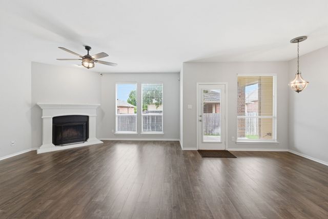 10856 Middleglen Road, Fort Worth, TX 76052