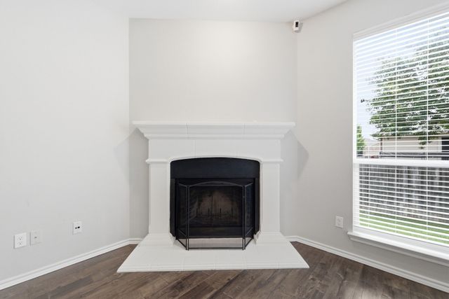 10856 Middleglen Road, Fort Worth, TX 76052