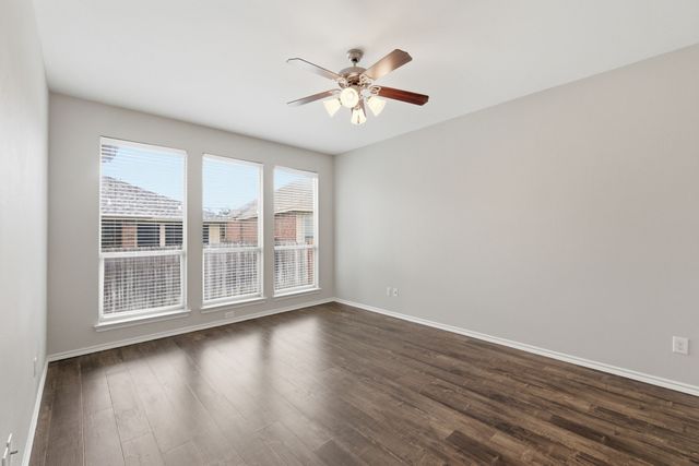 10856 Middleglen Road, Fort Worth, TX 76052