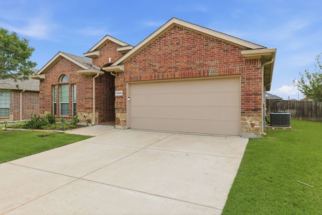 10856 Middleglen Road, Fort Worth, TX 76052