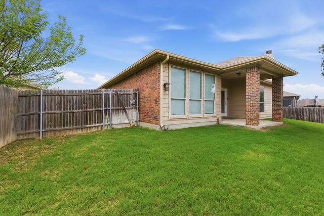 10856 Middleglen Road, Fort Worth, TX 76052