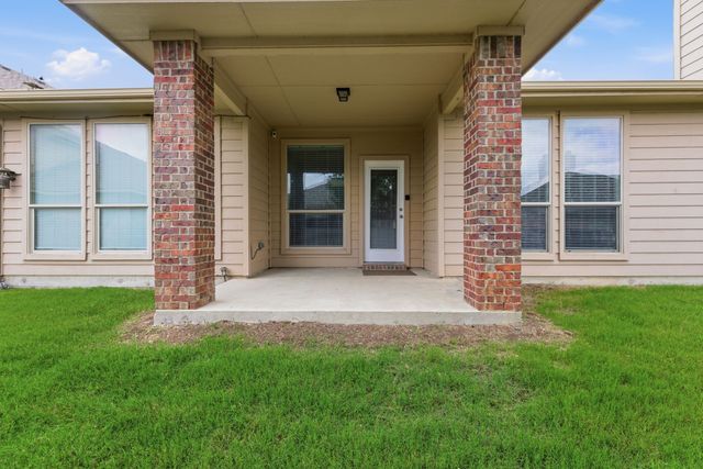 10856 Middleglen Road, Fort Worth, TX 76052