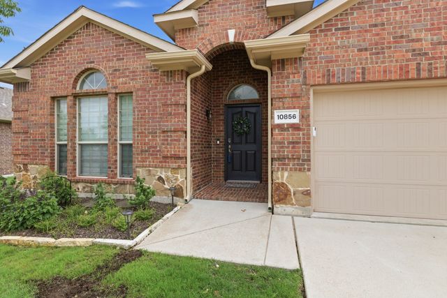 10856 Middleglen Road, Fort Worth, TX 76052