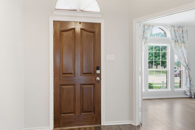 10856 Middleglen Road, Fort Worth, TX 76052