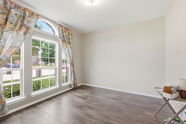 10856 Middleglen Road, Fort Worth, TX 76052