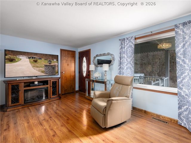 2047 Scraggs Drive, Charleston, WV 25387