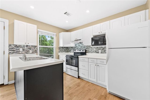 2266 Oak Glenn Circle, Duluth, GA 30096