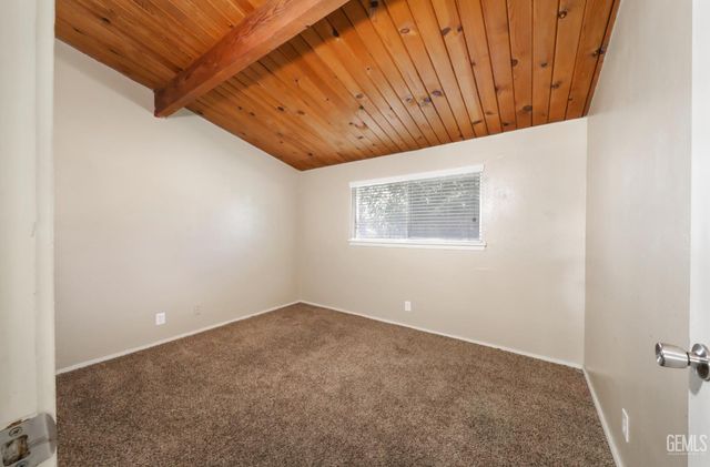 2707 Wenatchee Avenue, Bakersfield, CA 93306