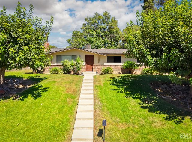 2707 Wenatchee Avenue, Bakersfield, CA 93306