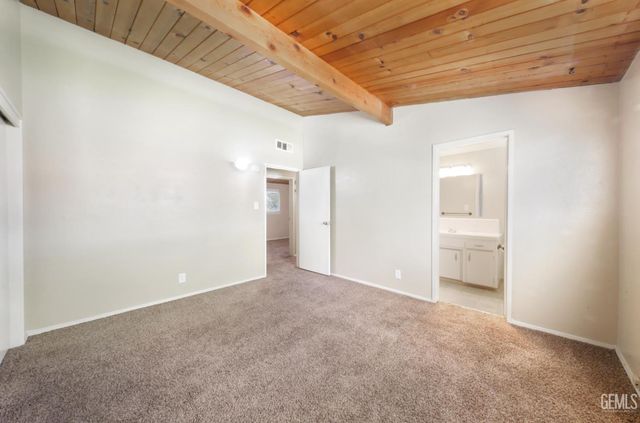 2707 Wenatchee Avenue, Bakersfield, CA 93306