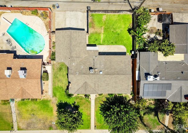 2707 Wenatchee Avenue, Bakersfield, CA 93306