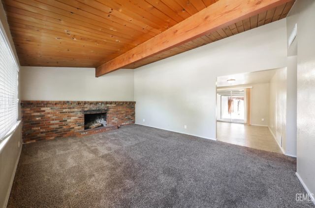 2707 Wenatchee Avenue, Bakersfield, CA 93306