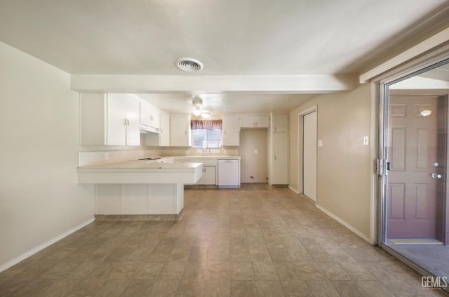2707 Wenatchee Avenue, Bakersfield, CA 93306