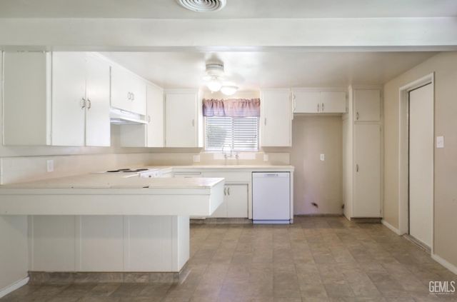 2707 Wenatchee Avenue, Bakersfield, CA 93306