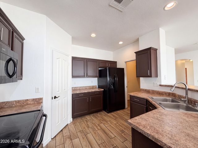 606 W BEAUTIFUL Lane, Phoenix, AZ 85041