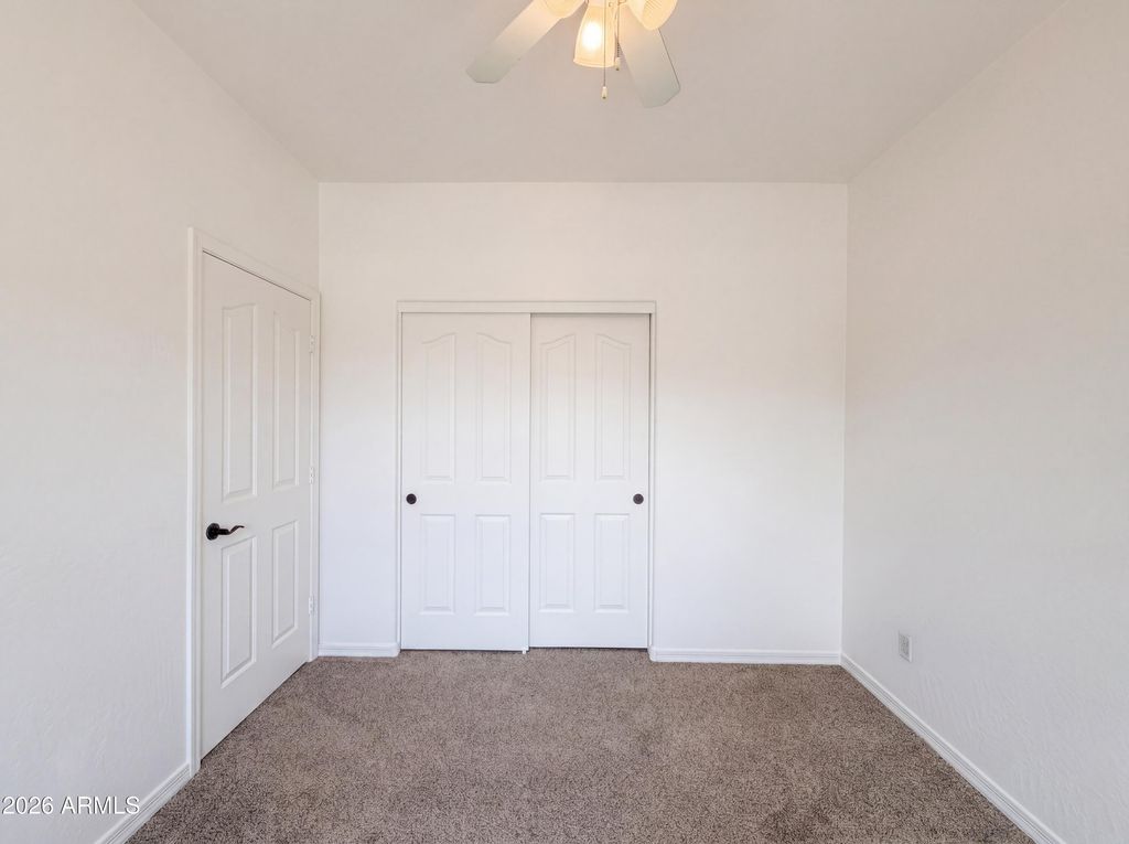 Image 11 of property listing at 606 W BEAUTIFUL Lane, Phoenix, AZ 85041