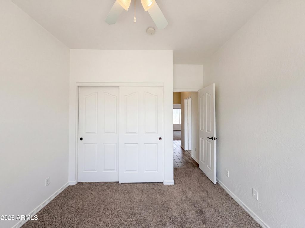 Image 13 of property listing at 606 W BEAUTIFUL Lane, Phoenix, AZ 85041