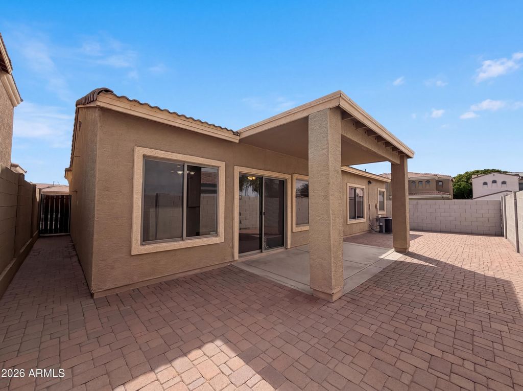 Image 21 of property listing at 606 W BEAUTIFUL Lane, Phoenix, AZ 85041