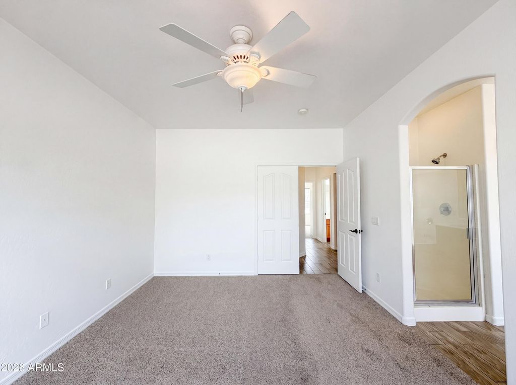 Image 4 of property listing at 606 W BEAUTIFUL Lane, Phoenix, AZ 85041