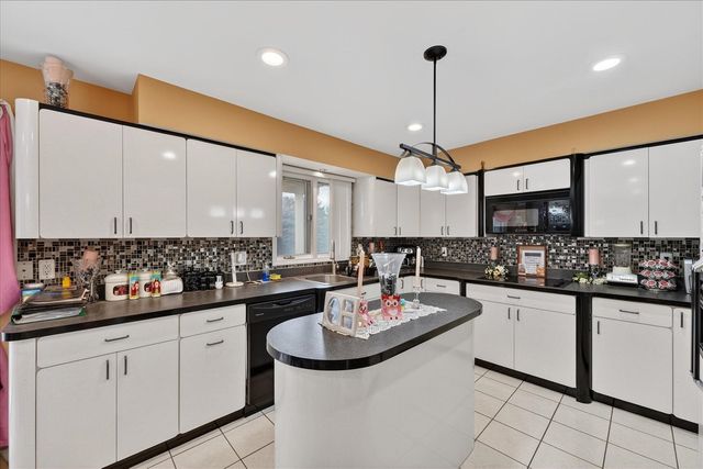 19444 Jack Pine Drive, Macomb, MI 48042