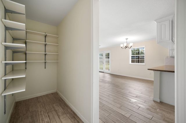 5719 Cerritos Drive, Houston, TX 77035