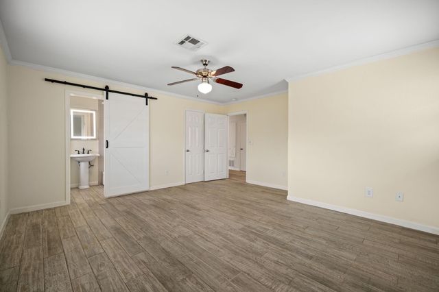 5719 Cerritos Drive, Houston, TX 77035