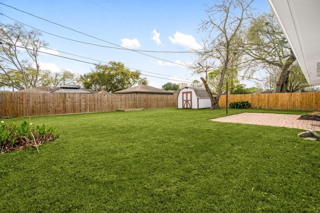 5719 Cerritos Drive, Houston, TX 77035