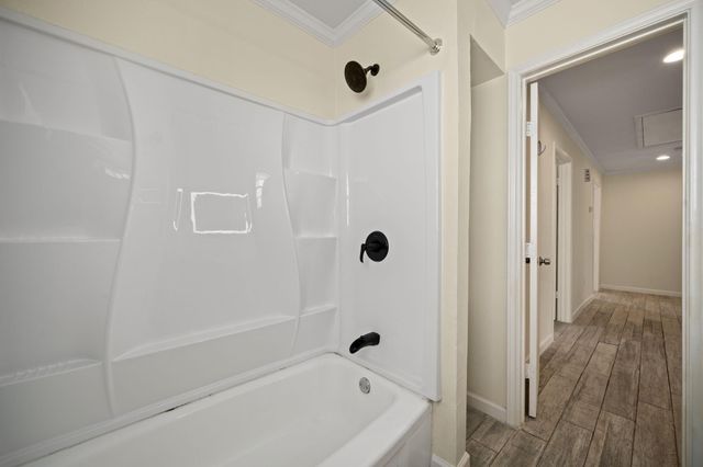 5719 Cerritos Drive, Houston, TX 77035