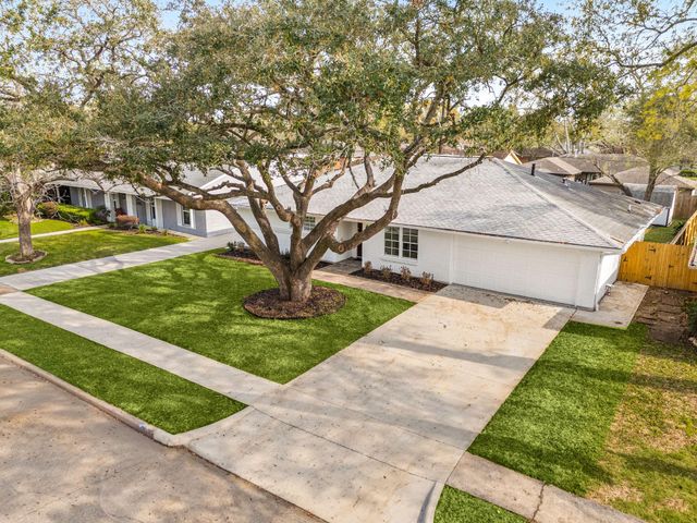 5719 Cerritos Drive, Houston, TX 77035