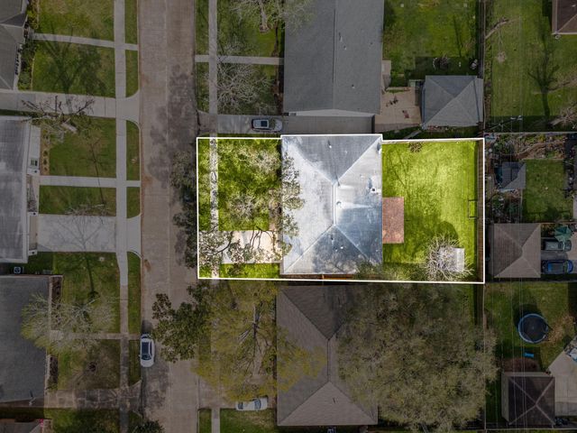 5719 Cerritos Drive, Houston, TX 77035