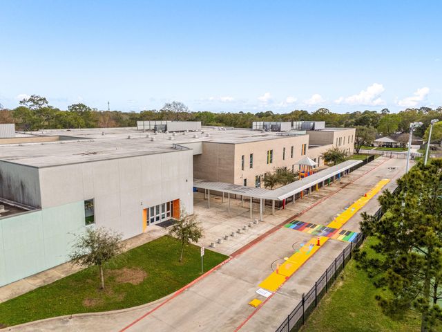 5719 Cerritos Drive, Houston, TX 77035