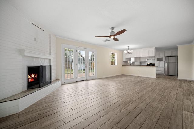 5719 Cerritos Drive, Houston, TX 77035