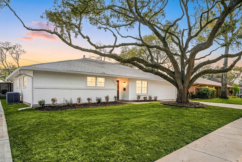 5719 Cerritos Drive, Houston, TX 77035
