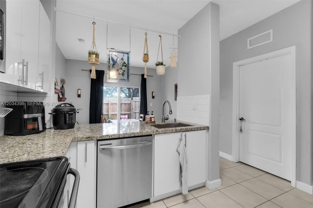 2551 SE 16th Terrace 101, Homestead, FL 33035