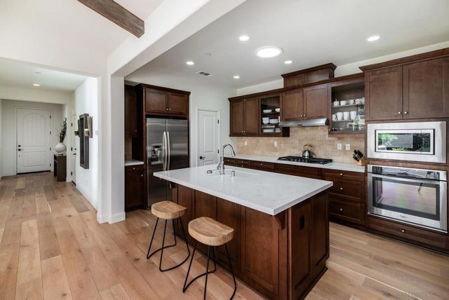 7911 Lusardi Creek Ln, San Diego, CA 92127