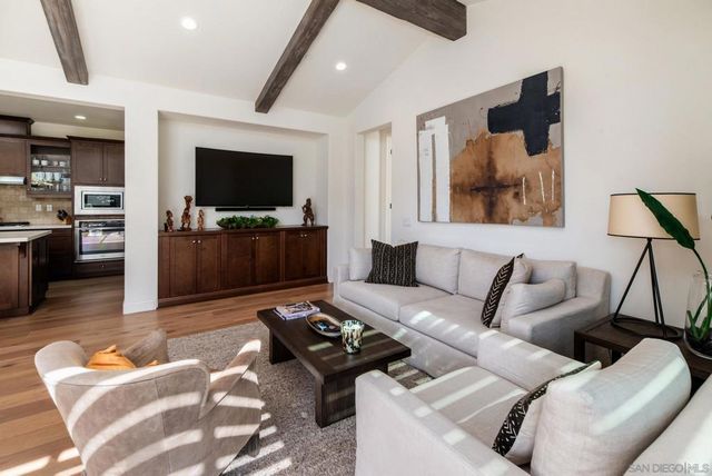 7911 Lusardi Creek Ln, San Diego, CA 92127