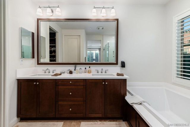 7911 Lusardi Creek Ln, San Diego, CA 92127