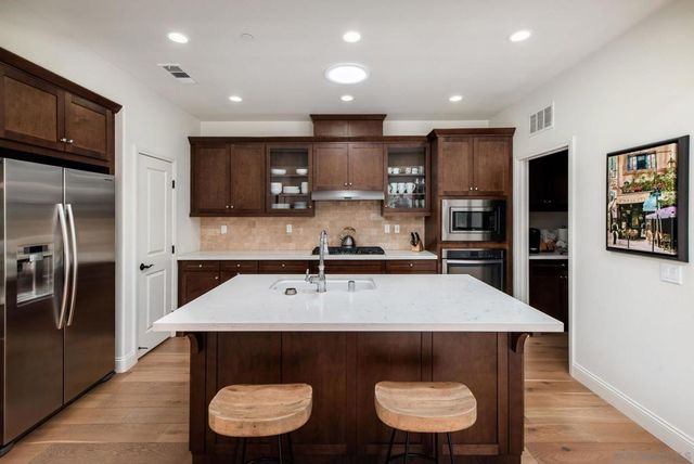 7911 Lusardi Creek Ln, San Diego, CA 92127