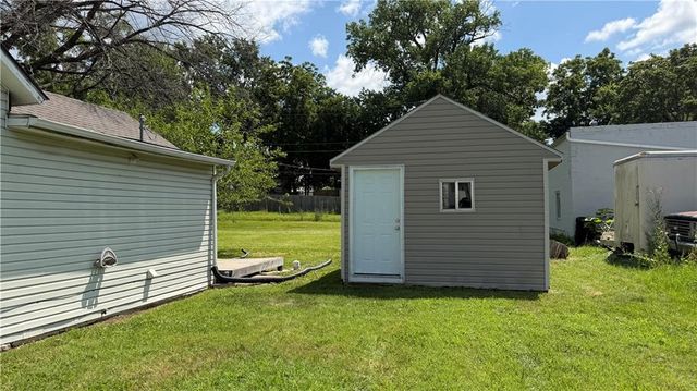 112 S Taylor Street, Pleasant Hill, MO 64080