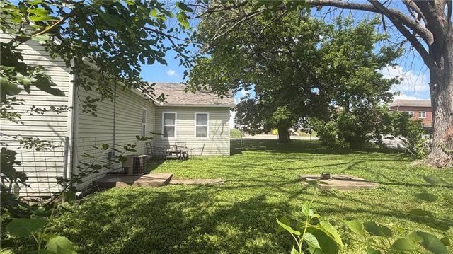 112 S Taylor Street, Pleasant Hill, MO 64080