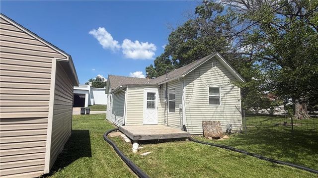 112 S Taylor Street, Pleasant Hill, MO 64080