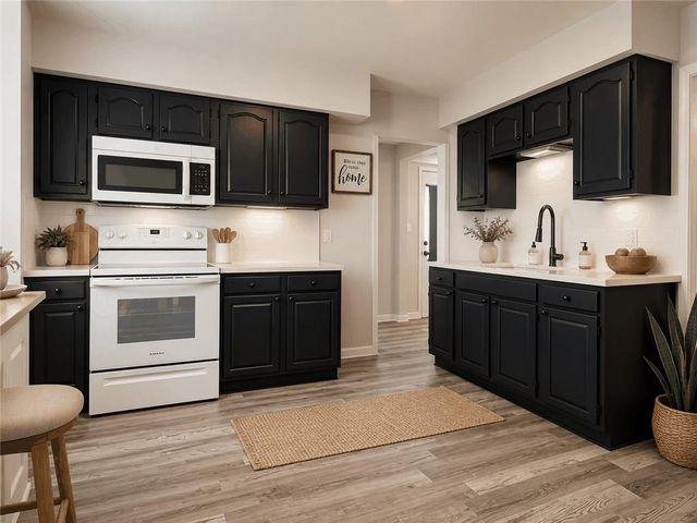 112 S Taylor Street, Pleasant Hill, MO 64080
