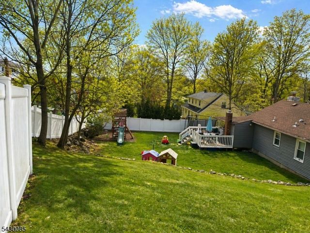 75 Lake Trl E, Wayne Twp., NJ 07470