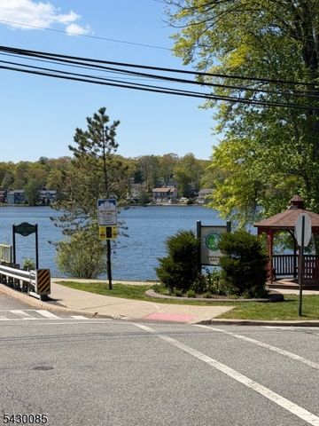 75 Lake Trl E, Wayne Twp., NJ 07470