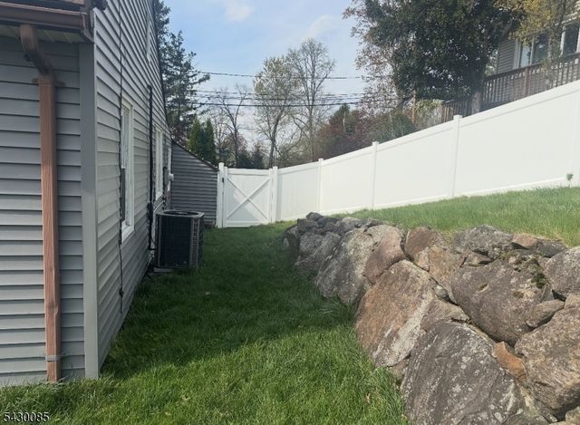 75 Lake Trl E, Wayne Twp., NJ 07470