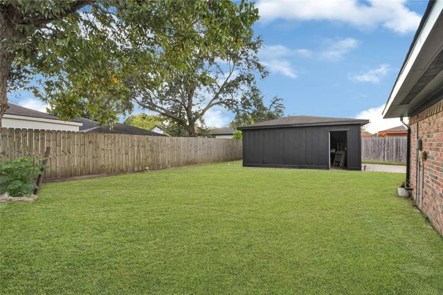 11226 Sageburrow Drive, Houston, TX 77089