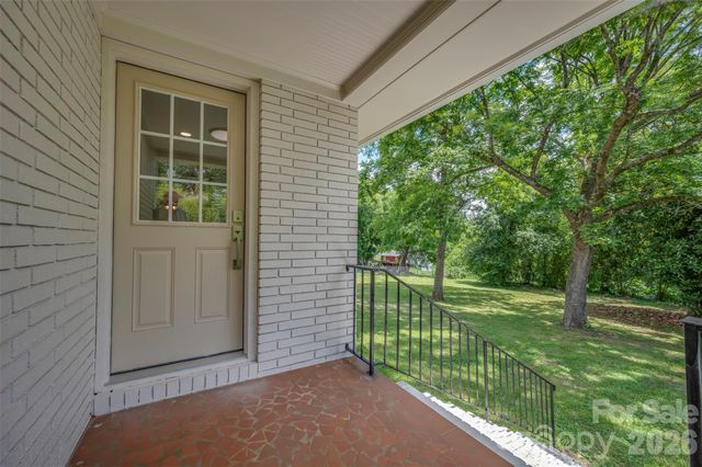286 N Main Street, Mooresboro, NC 28114