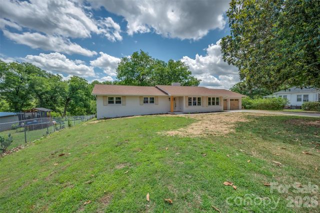 286 N Main Street, Mooresboro, NC 28114